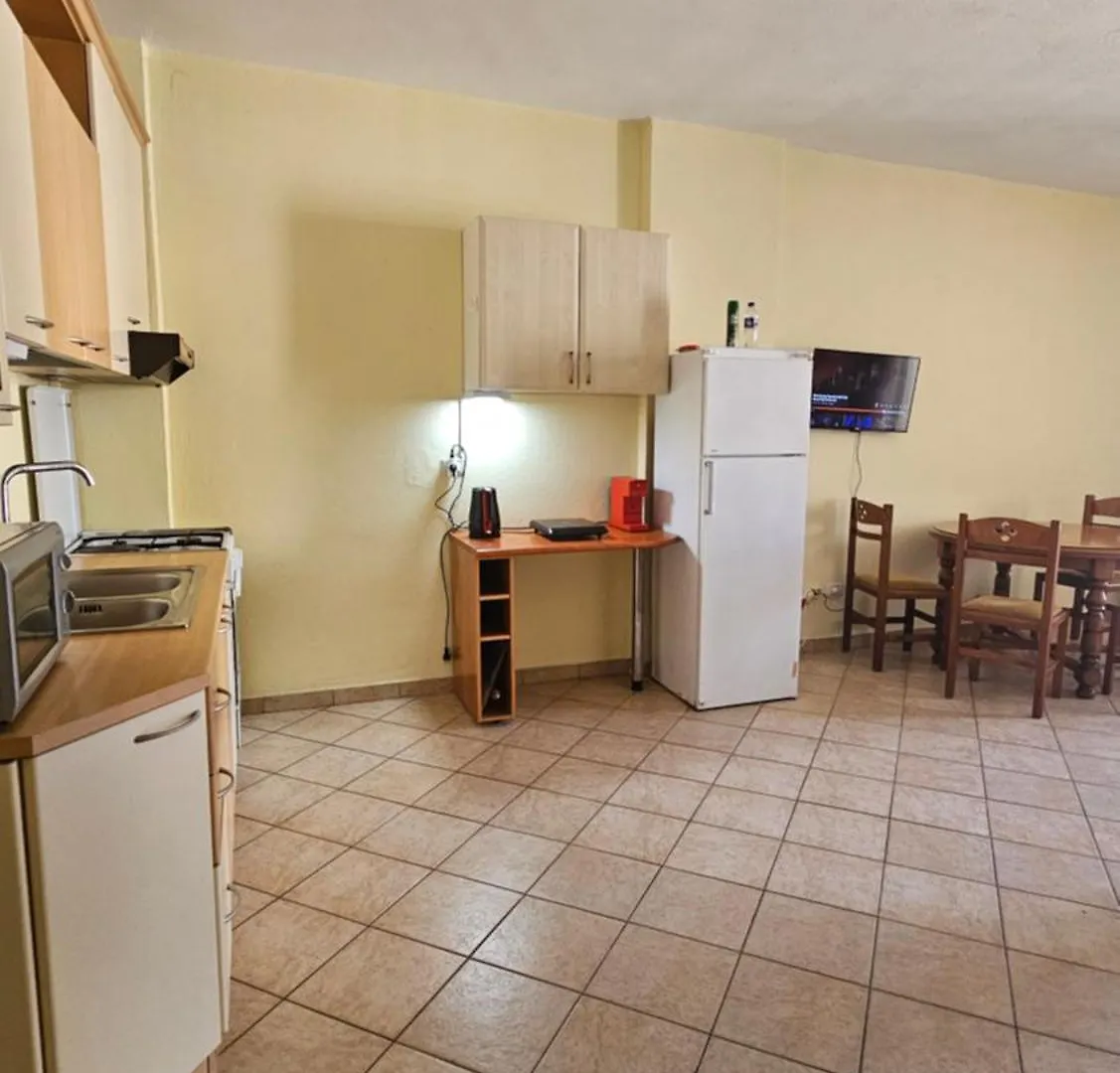 Big Apartment By The Adriatic Sea Дуррес