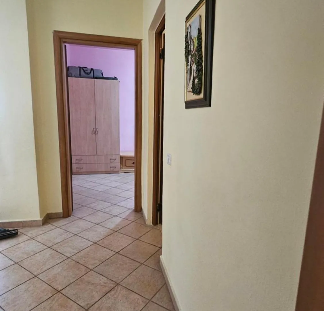 Big Apartment By The Adriatic Sea Дуррес